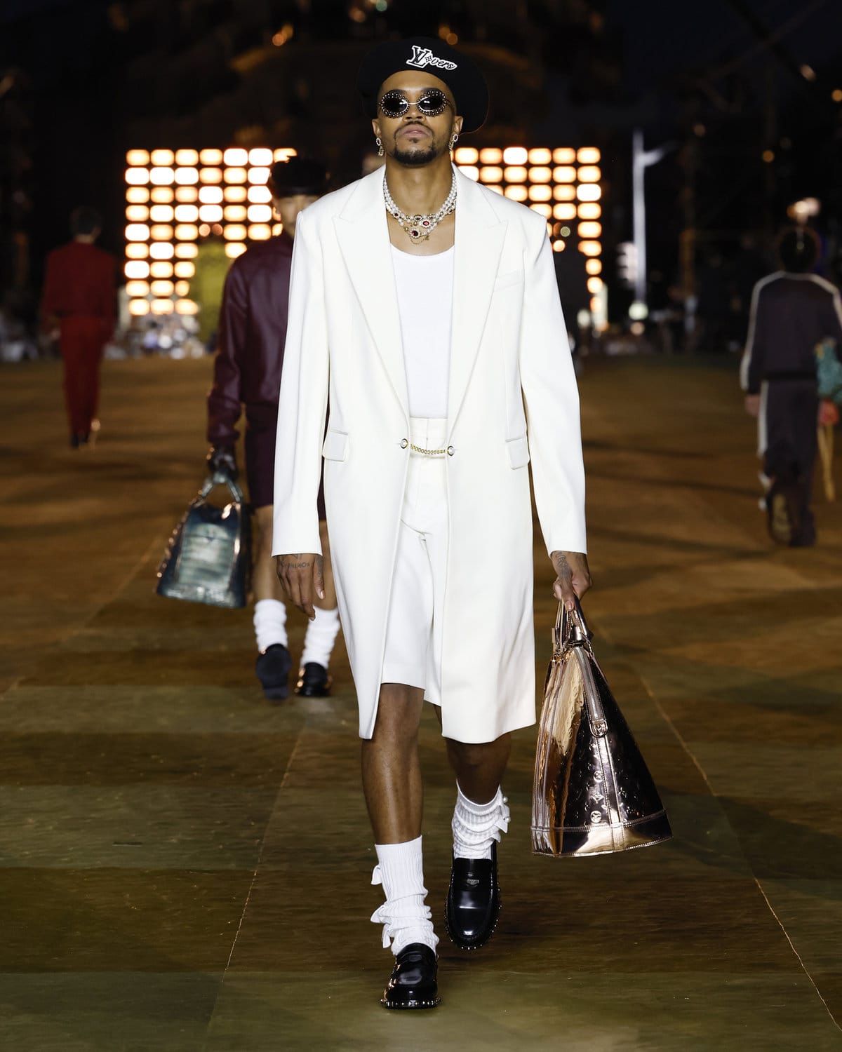 Louis Vuitton : Runway - Paris Fashion Week - Menswear Spring/Summer 2024 -  Worth